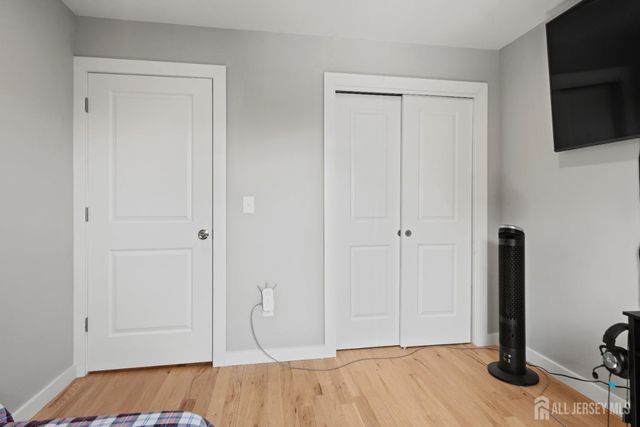 13 Albany Street, Edison, NJ 08837