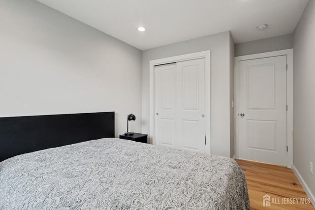 13 Albany Street, Edison, NJ 08837