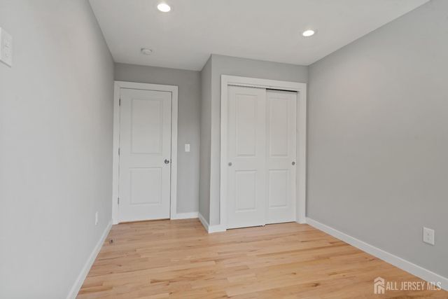 13 Albany Street, Edison, NJ 08837