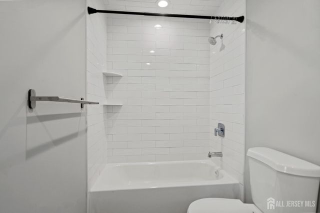 13 Albany Street, Edison, NJ 08837