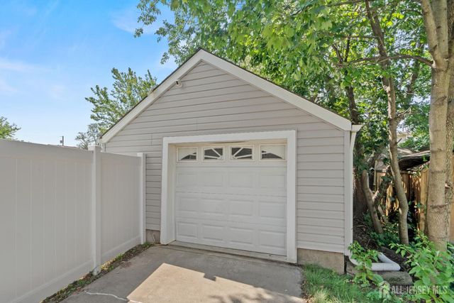 13 Albany Street, Edison, NJ 08837