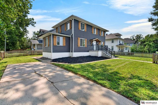 2003 Pinkney Street, Omaha, NE 68110