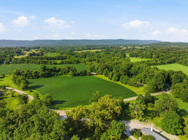 109 Carter Farris Lane, Winchester, TN 37398