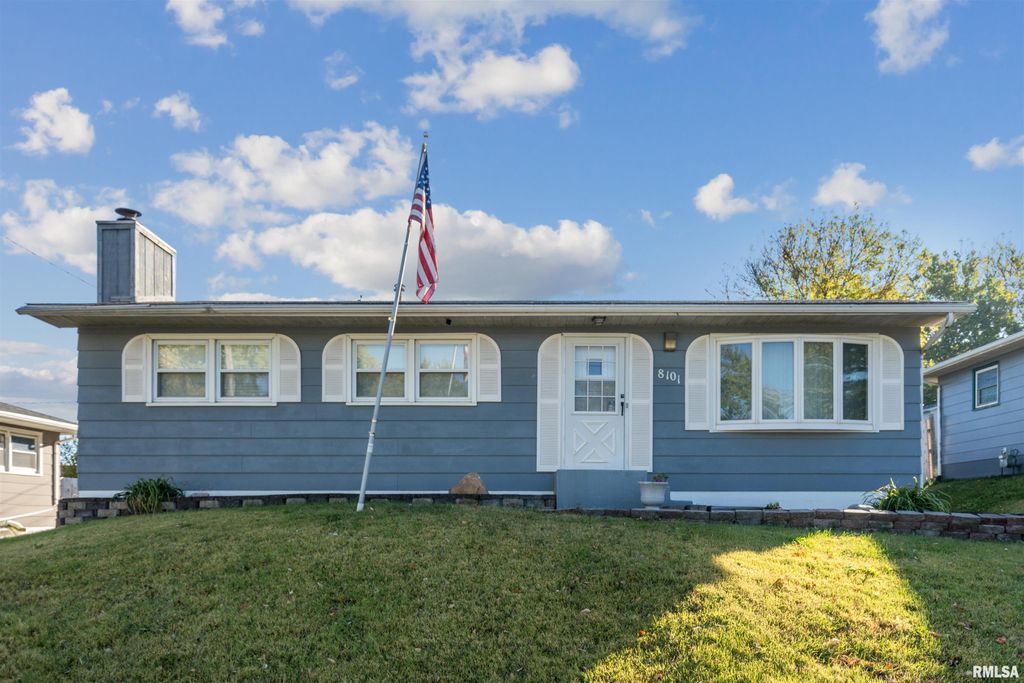 8101 8TH Street West, Rock Island, IL 61201