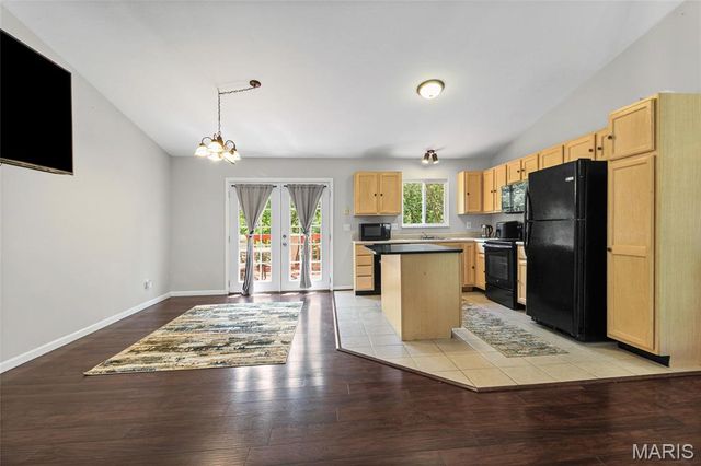 704 Sportsmans Court, Warrenton, MO 63383