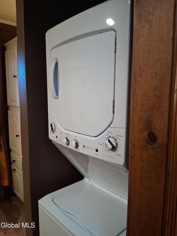 26 Hidden Hills Drive, Queensbury, NY 12804