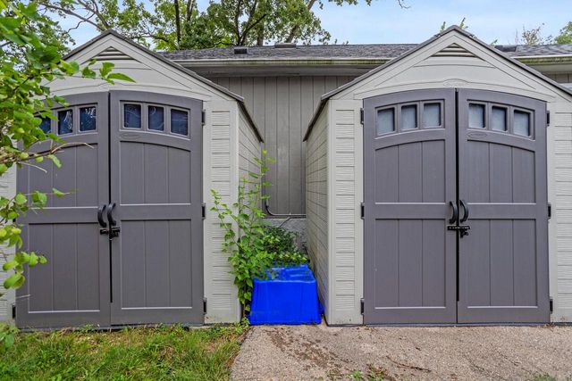 5638 W Peninsula DRIVE, Waterford, WI 53185