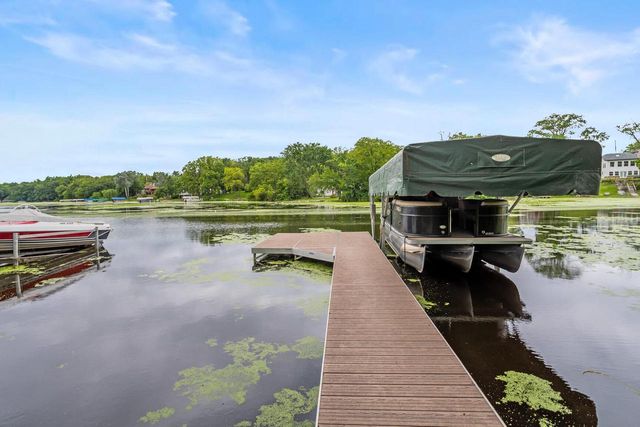 5638 W Peninsula DRIVE, Waterford, WI 53185