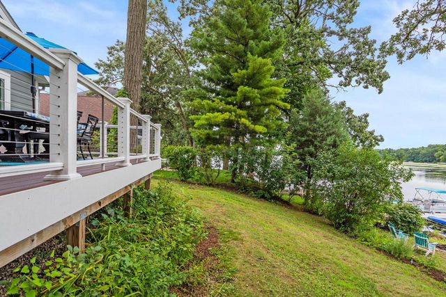 5638 W Peninsula DRIVE, Waterford, WI 53185