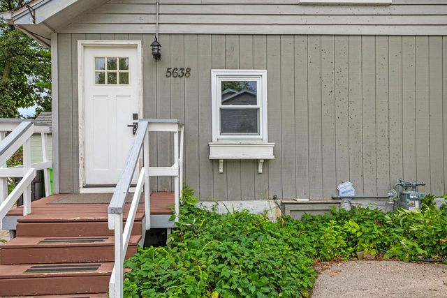 5638 W Peninsula DRIVE, Waterford, WI 53185