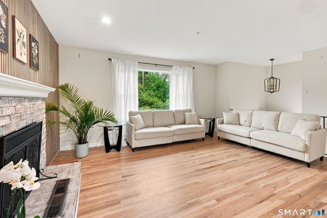 30 Dellwood Drive, Milford, CT 06460