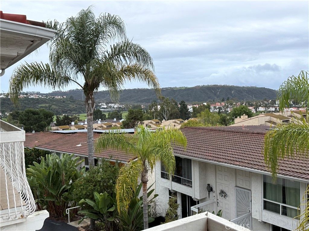 Image 1 of property listing at 2315 Caringa 51, Carlsbad, CA 92009