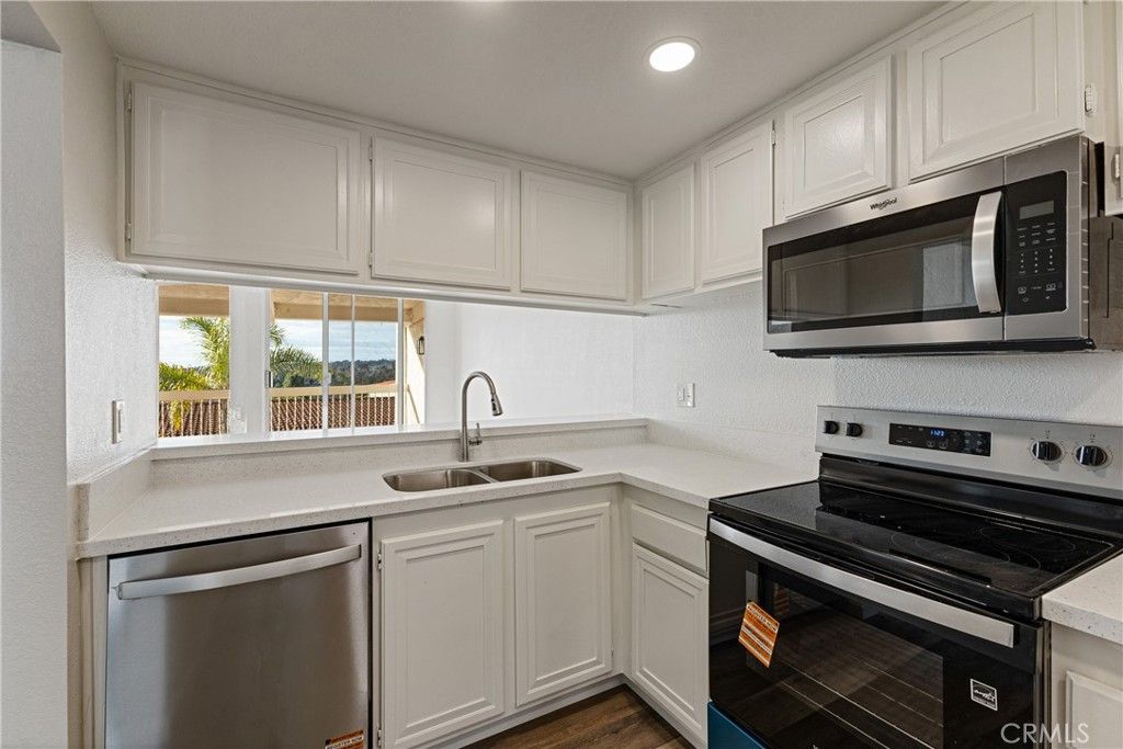 Image 12 of property listing at 2315 Caringa 51, Carlsbad, CA 92009