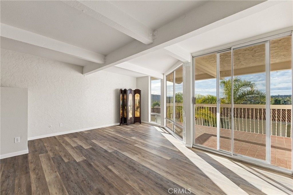 Image 16 of property listing at 2315 Caringa 51, Carlsbad, CA 92009