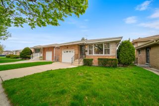 4945 N Neva Avenue, Chicago, IL 60656