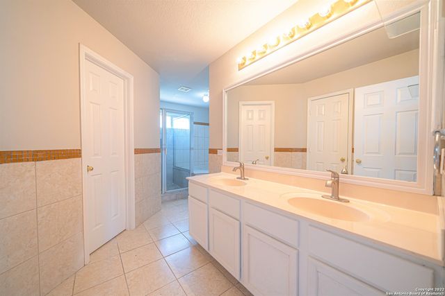 21131 Carmel Hill, San Antonio, TX 78259