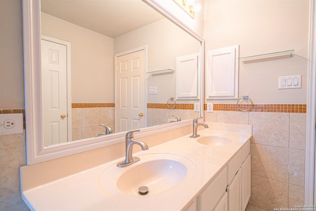 21131 Carmel Hill, San Antonio, TX 78259