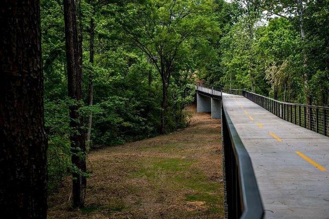1963 Summit Trace NW, Atlanta, GA 30318
