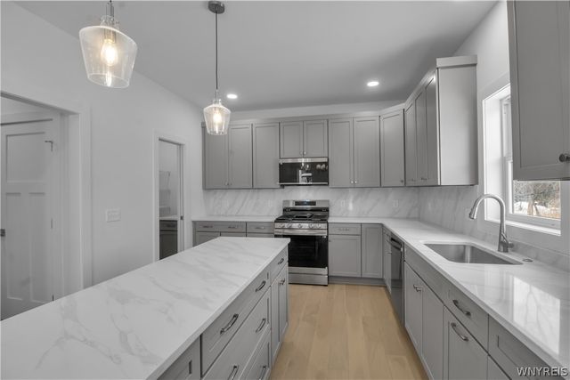 3849 Mapleton Road, Wheatfield, NY 14120