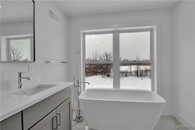 3849 Mapleton Road, Wheatfield, NY 14120