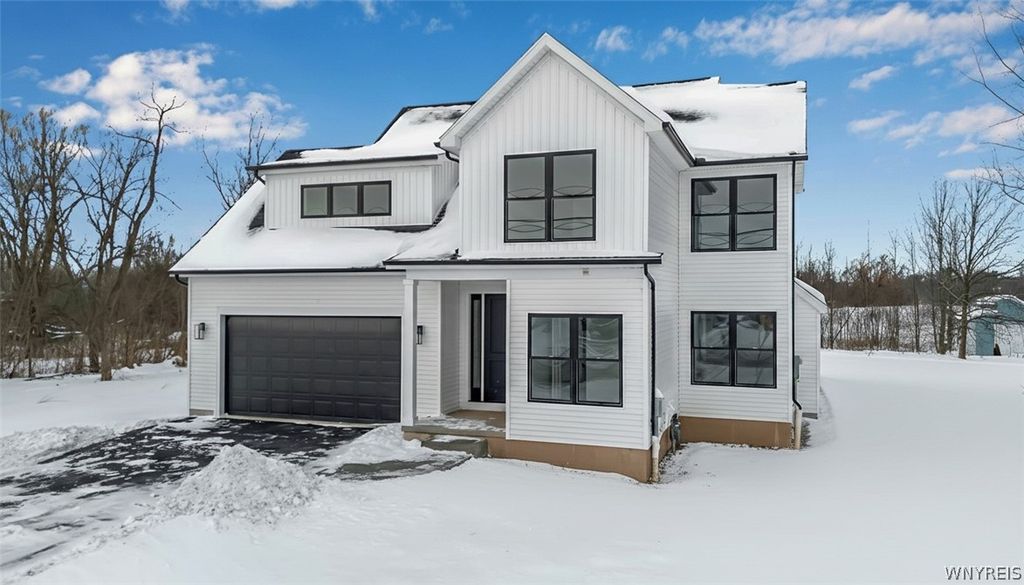 3849 Mapleton Road, Wheatfield, NY 14120