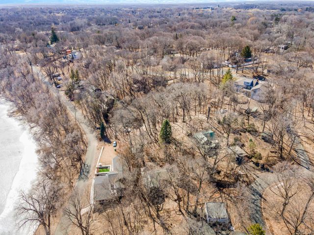 6711 & 6701 Mohawk Drive, Chanhassen, MN 55317