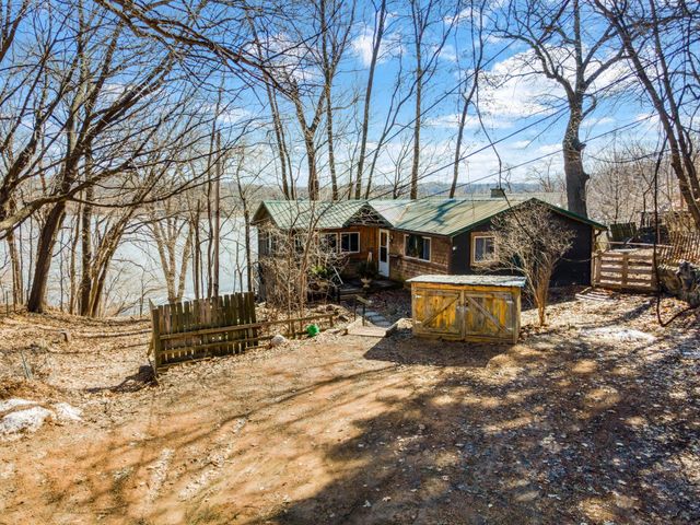 6711 & 6701 Mohawk Drive, Chanhassen, MN 55317