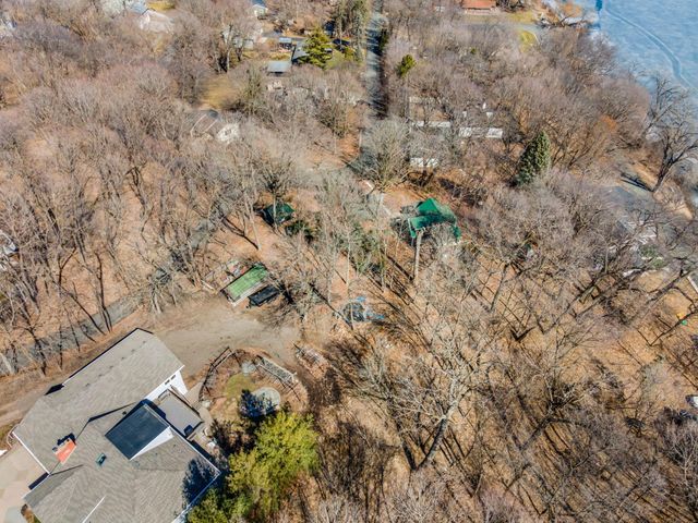 6711 & 6701 Mohawk Drive, Chanhassen, MN 55317