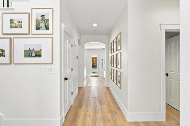 3835 Deer Ridge Ln, Auburn, CA 95602