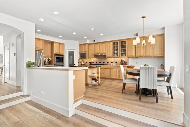 3835 Deer Ridge Ln, Auburn, CA 95602