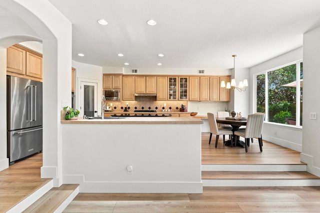 3835 Deer Ridge Ln, Auburn, CA 95602