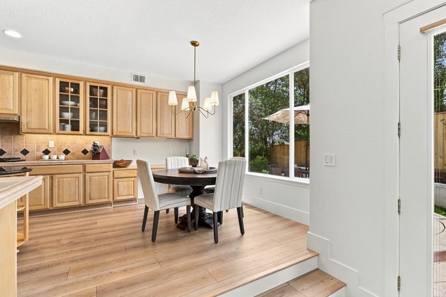 3835 Deer Ridge Ln, Auburn, CA 95602
