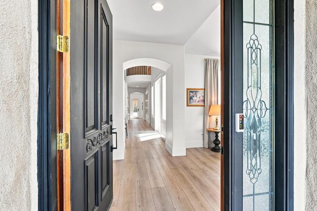 3835 Deer Ridge Ln, Auburn, CA 95602