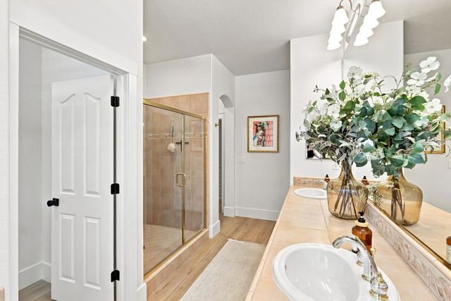 3835 Deer Ridge Ln, Auburn, CA 95602