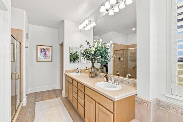 3835 Deer Ridge Ln, Auburn, CA 95602