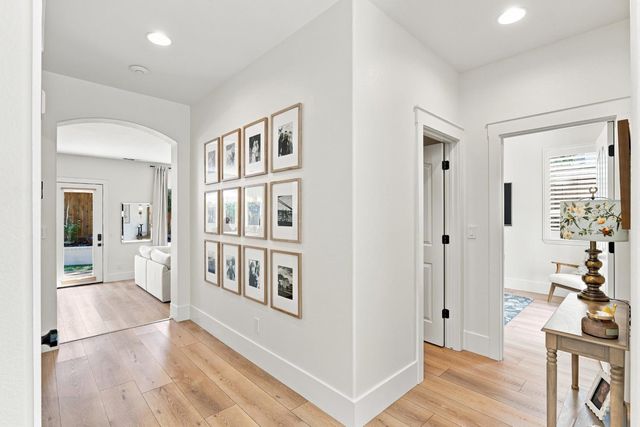 3835 Deer Ridge Ln, Auburn, CA 95602