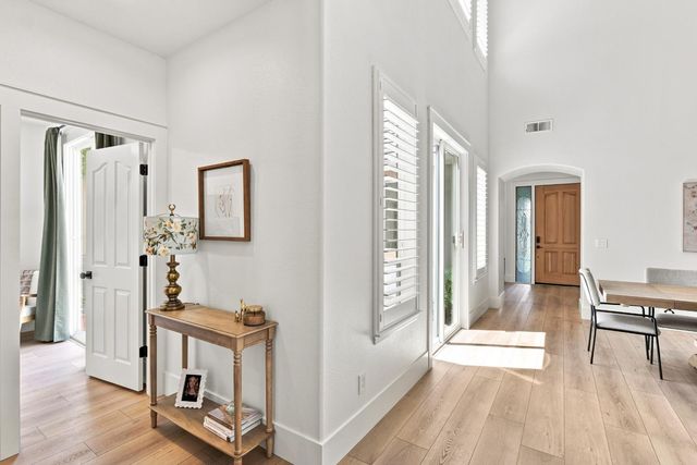 3835 Deer Ridge Ln, Auburn, CA 95602