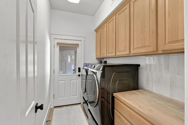 3835 Deer Ridge Ln, Auburn, CA 95602