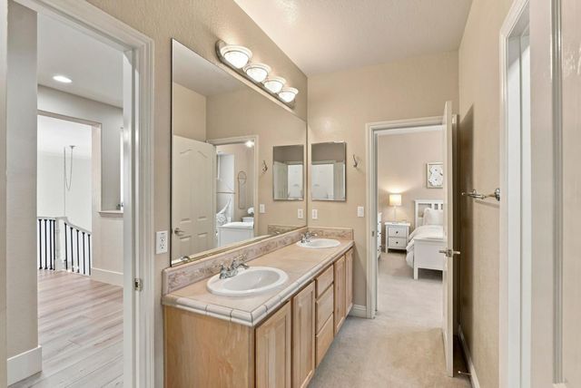 3835 Deer Ridge Ln, Auburn, CA 95602