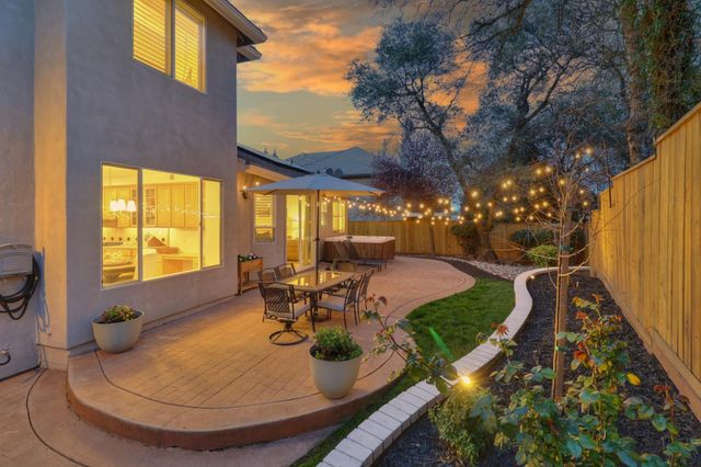 3835 Deer Ridge Ln, Auburn, CA 95602