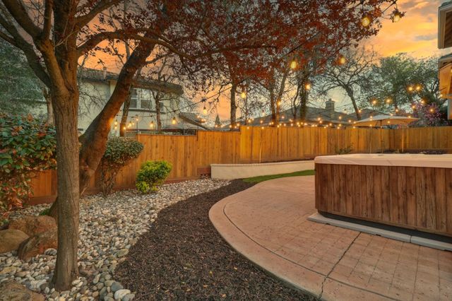 3835 Deer Ridge Ln, Auburn, CA 95602