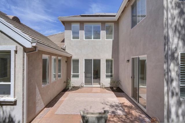 3835 Deer Ridge Ln, Auburn, CA 95602