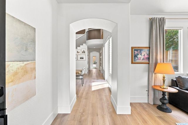 3835 Deer Ridge Ln, Auburn, CA 95602