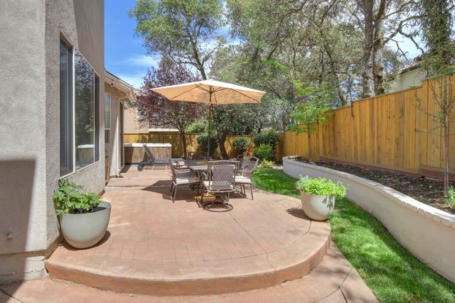 3835 Deer Ridge Ln, Auburn, CA 95602