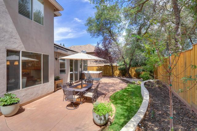 3835 Deer Ridge Ln, Auburn, CA 95602