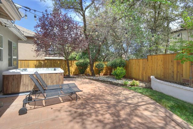 3835 Deer Ridge Ln, Auburn, CA 95602