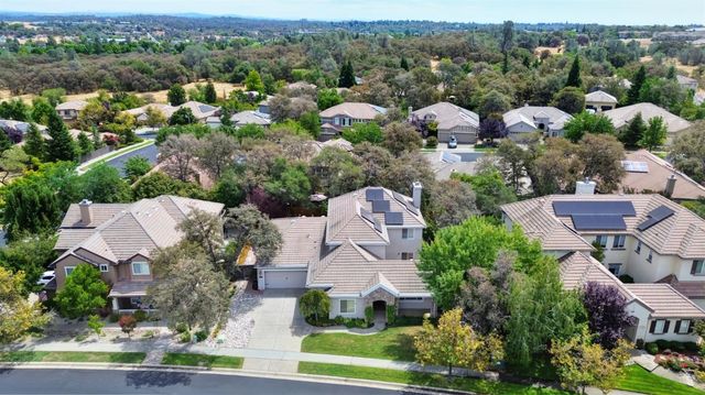 3835 Deer Ridge Ln, Auburn, CA 95602
