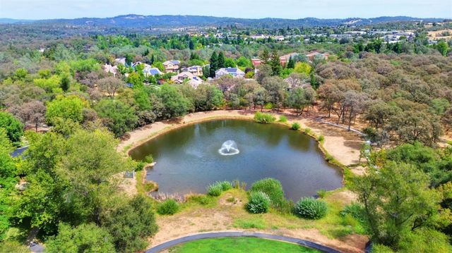 3835 Deer Ridge Ln, Auburn, CA 95602