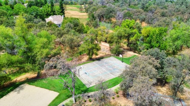3835 Deer Ridge Ln, Auburn, CA 95602