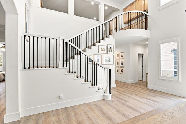 3835 Deer Ridge Ln, Auburn, CA 95602